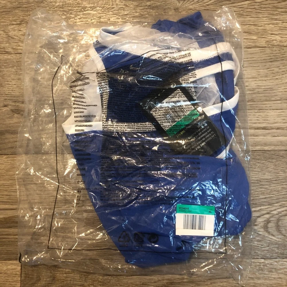 Nike Dry Tank Women’s XL NEW